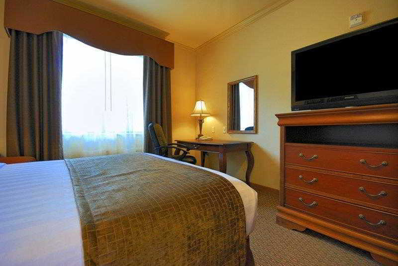 Best Western Plus Crown Colony Inn & Suites Lufkin Exterior photo